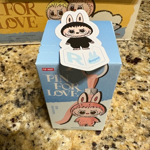 Pin For Love Plush Letter R - Picture 2 of 5